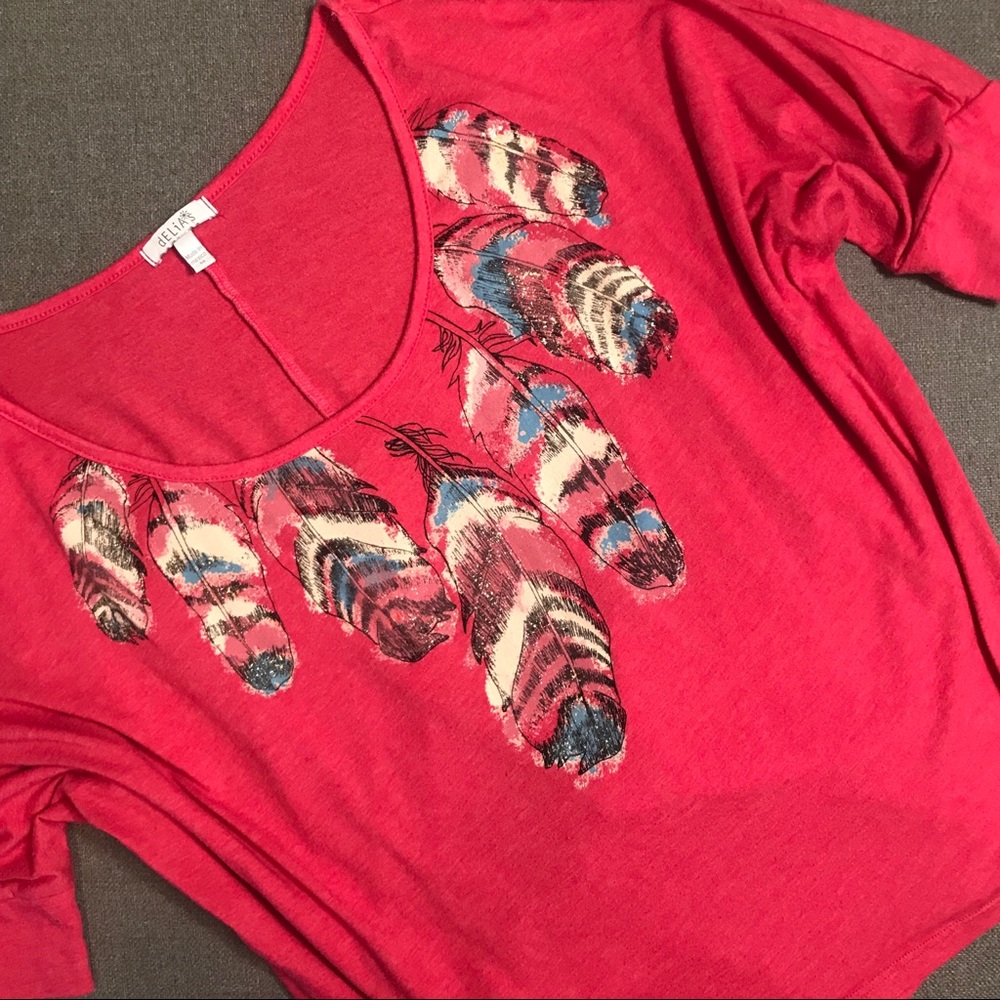Delia’s - Feather Tee